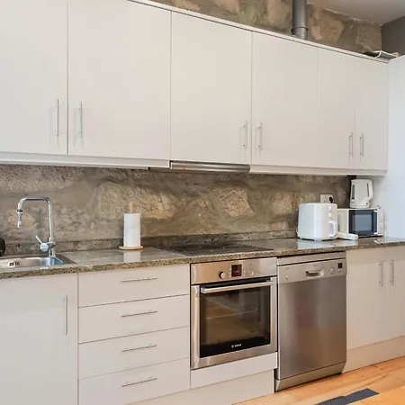 Liiiving In - Oasis Retreat Porto