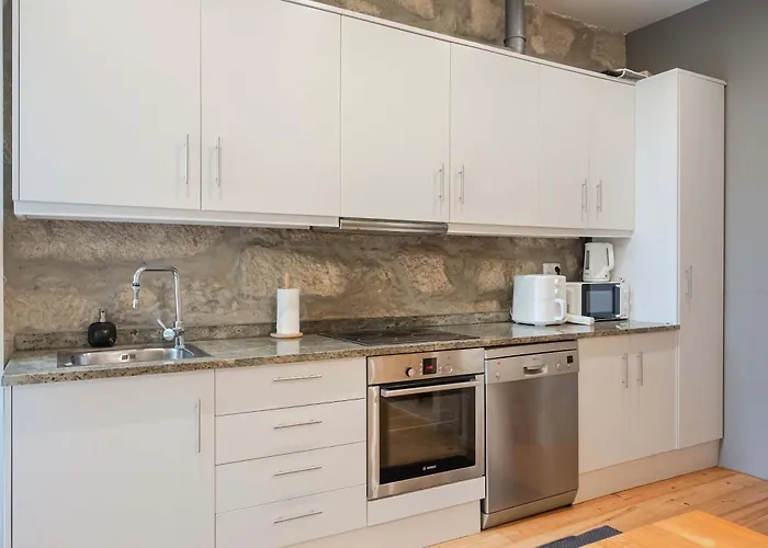 Liiiving In - Oasis Retreat Porto