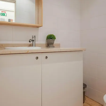 Liiiving In - Oasis Retreat Porto